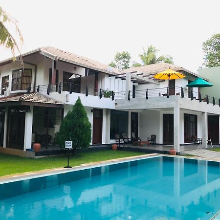 Siluni'S Villa อนุราธปุระ ภายนอก รูปภาพ