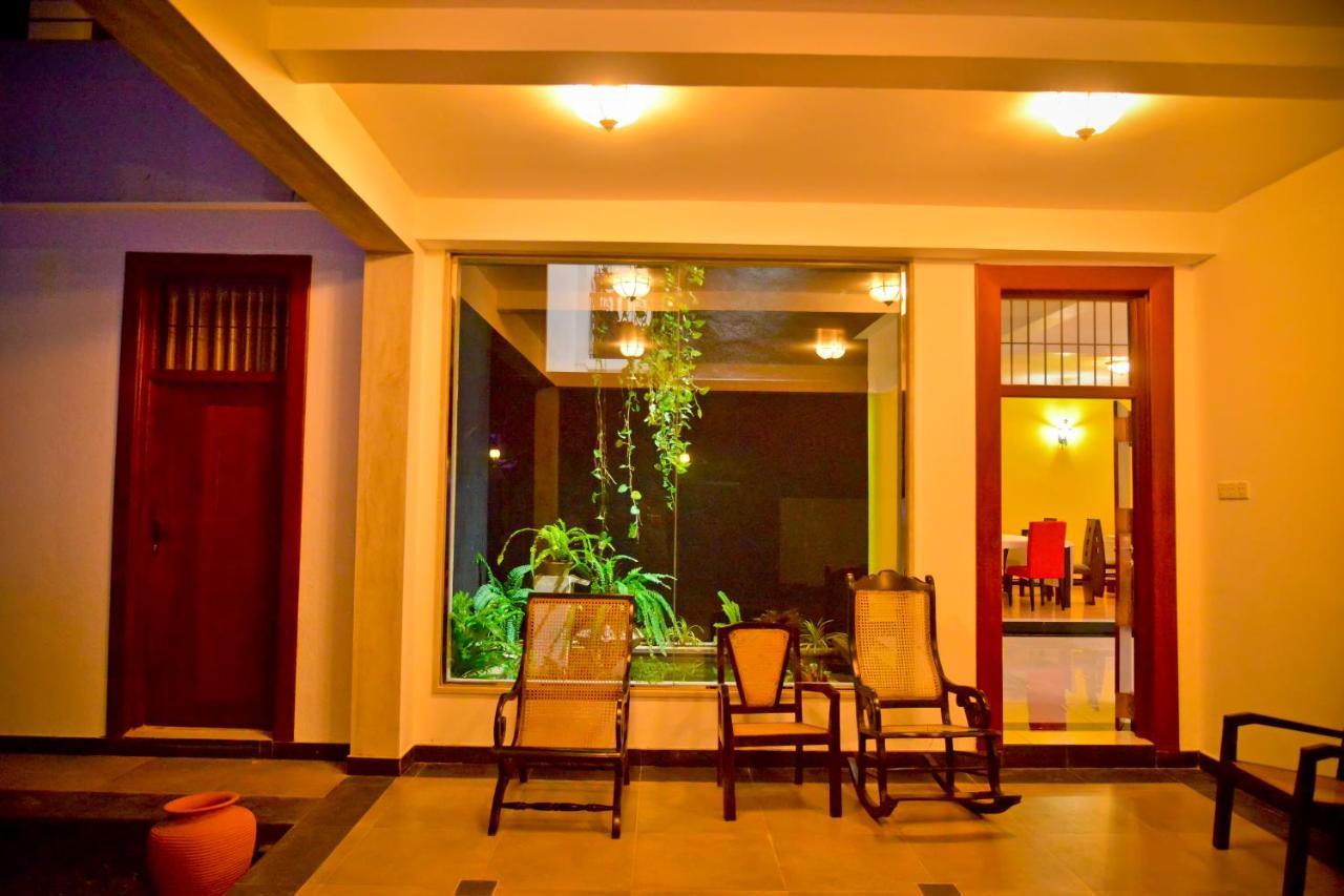Siluni'S Villa อนุราธปุระ ภายนอก รูปภาพ
