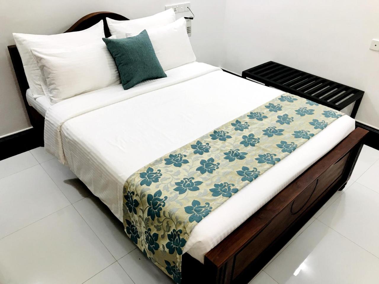 Siluni'S Villa อนุราธปุระ ภายนอก รูปภาพ
