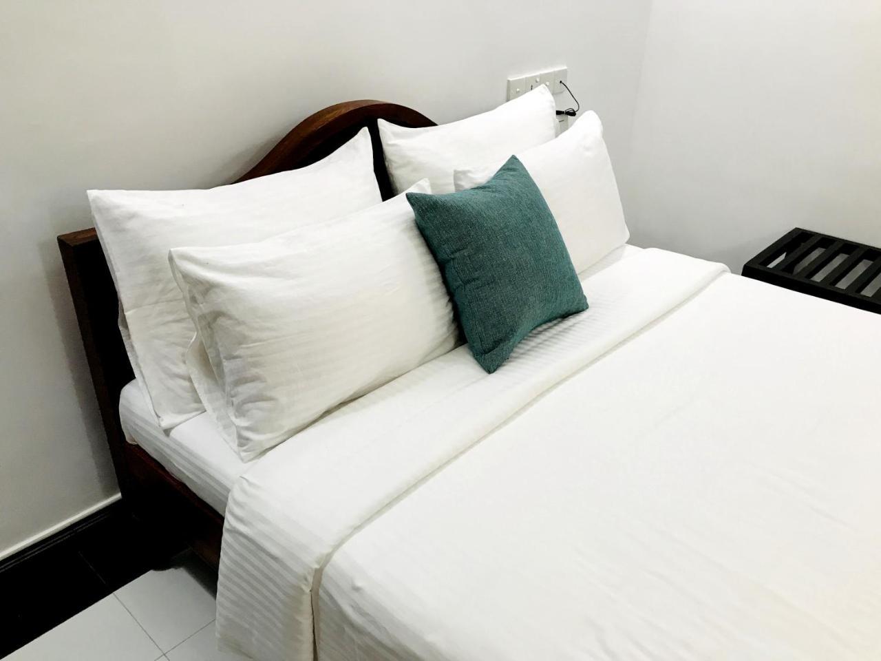 Siluni'S Villa อนุราธปุระ ภายนอก รูปภาพ