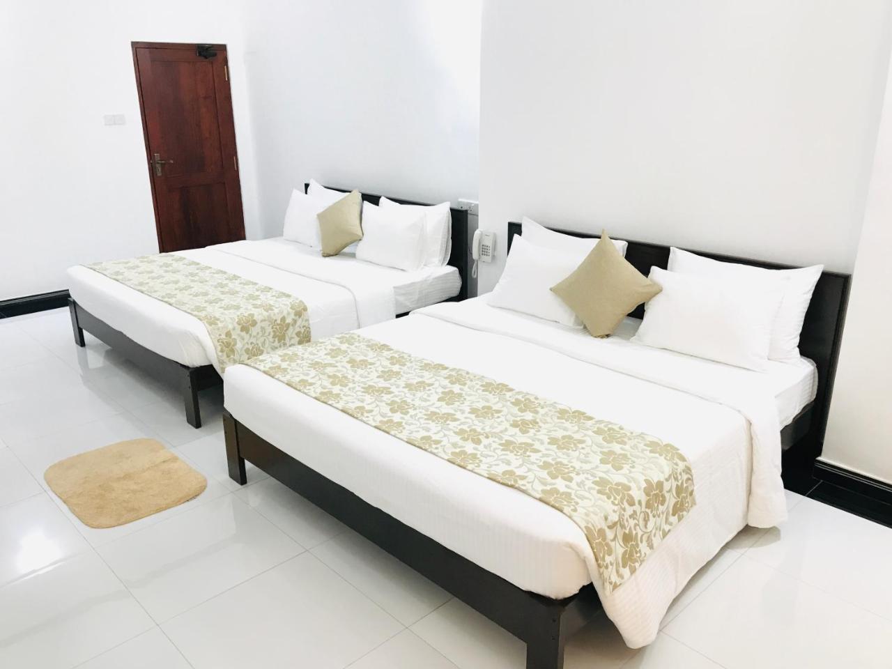 Siluni'S Villa อนุราธปุระ ภายนอก รูปภาพ